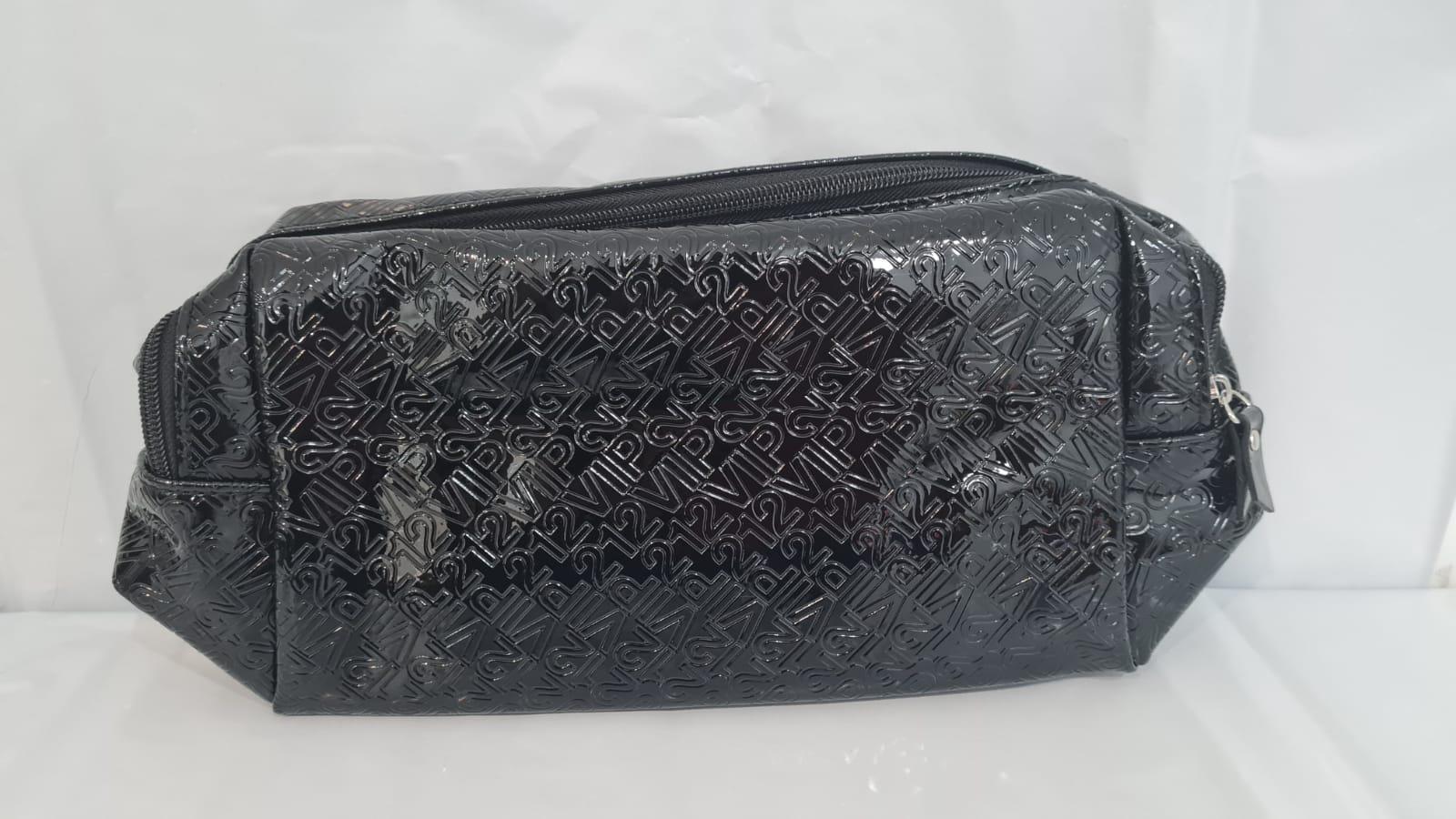 212 Carolina Herrera תיק רחצה בצבע שחור 34*16*14 2 תאים-pharm2u