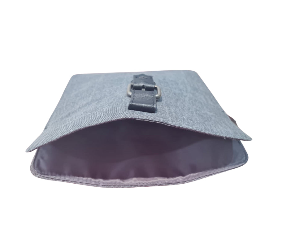 כיסוי אייפד אפור דיזל 22.5*26 DIESEL PERFUMS-pharm2u